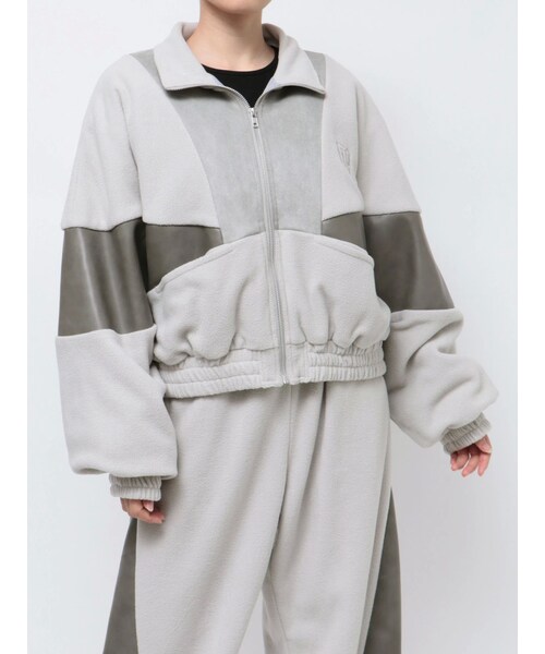 GYDA（ジェイダ）の「GYGYロゴドッキングショートジャケット【SETUP着用可】（ブルゾン・レディース・ライトグレー/チャコールグレー・F）」の2枚目の写真