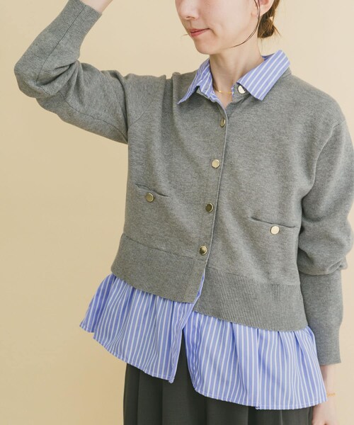 ITEMS URBANRESEARCH（アイテムズ アーバンリサーチ）の「シャツレイヤーニットカーディガン（ニット/セーター・レディース・OFF/NVY/GRY・Free）」の14枚目の写真