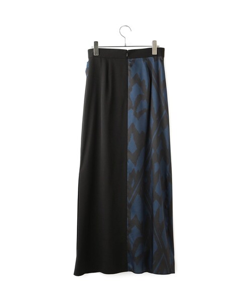 ADAM ET ROPE'(アダムエロペ)の「ツイストコンビスカート(スカート・レディース・ネイビー系/サックス・36/38)」の18枚目の写真