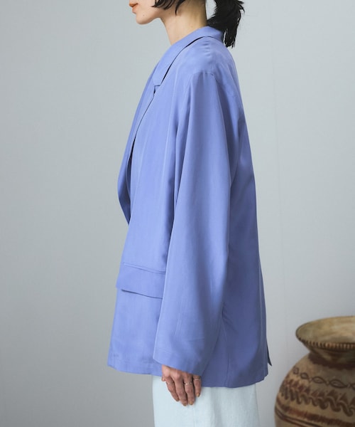 ADAM ET ROPE'（アダムエロペ）の「[25SS]GENTLE SILK ジャケット【セットアップ対応・洗える】（テーラードジャケット・レディース・ブラック/ベージュ/ブルー・F）」の17枚目の写真