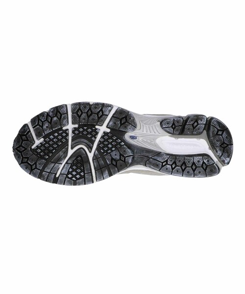 ADAM ET ROPE'（アダムエロペ）の「【New balance】M2002RX（スニーカー・メンズ・ライトグレー・26.0/27.0/28.0）」の6枚目の写真