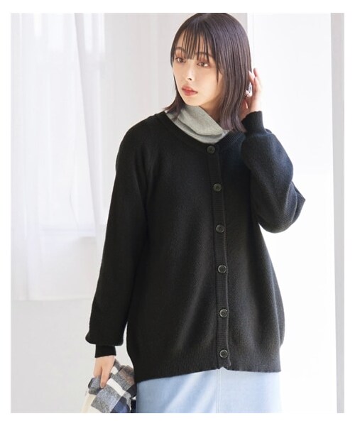 nissen（ニッセン）の「大きいサイズ静電気防止洗濯機で洗える丸首ゆるシルエットカーディガン（カーディガン/ボレロ・レディース・黒/杢チャコールグレー/杢ベージュ/カナリアイエロー・L/LL/3L/4L/5L/6L/8L/10L）」の2枚目の写真