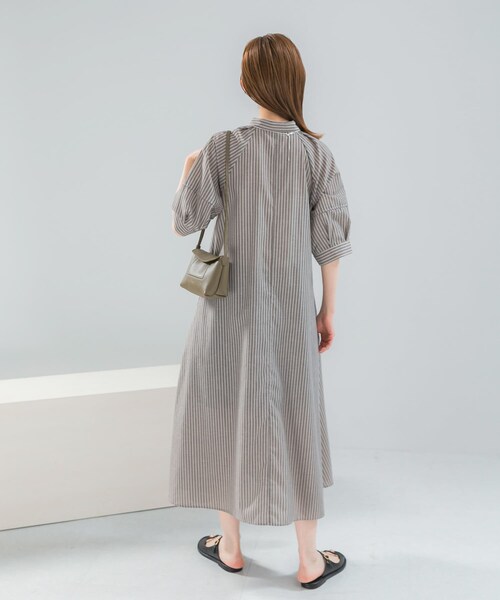URBAN RESEARCH ROSSO（アーバンリサーチロッソ）の「『WEB限定』イージーリネンシャツワンピース（ワンピース・レディース・BRN/ST/NAVY/BRN/ST-1・Free）」の10枚目の写真