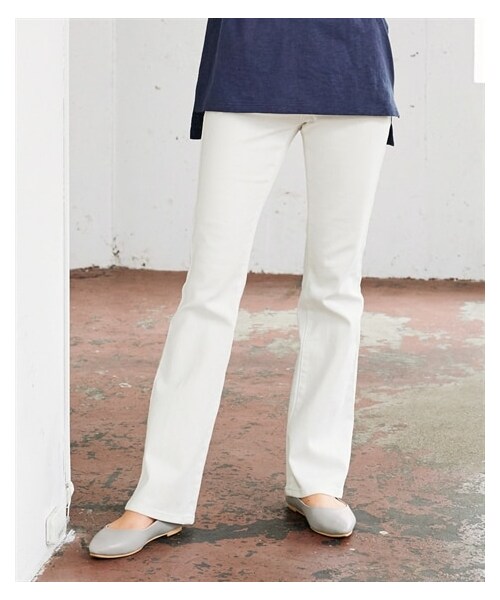 nissen（ニッセン）の「大きいサイズ 【23年モデル】すごのびストレッチデニムブーツカットパンツ（選べる太もも）（選べる３レングス）（デニムパンツ・レディース・ウオッシュドブルー/ブラック/ネイビー/ユーズドブルー/ブルー/ホワイトデニム/インディゴネイビー・73/76/80/84/88/92/96/98/106/114/122/130/138/146/154）」の10枚目の写真