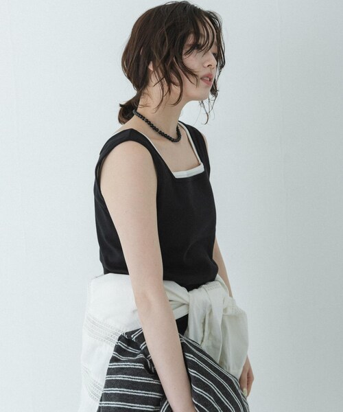 URBAN RESEARCH Sonny Label(アーバンリサーチサニーレーベル)の「『UR TECH』スクエアネックタンクトップ(タンクトップ・レディース・オフ/ブラック/ブラウン・Free)」の13枚目の写真