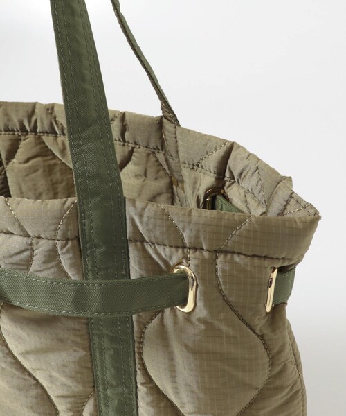 URBAN RESEARCH ROSSO（アーバンリサーチロッソ）の「TRIFFER　ナイロンステッチBAG（トートバッグ・レディース・BLACK/OLIVE・Free）」の11枚目の写真