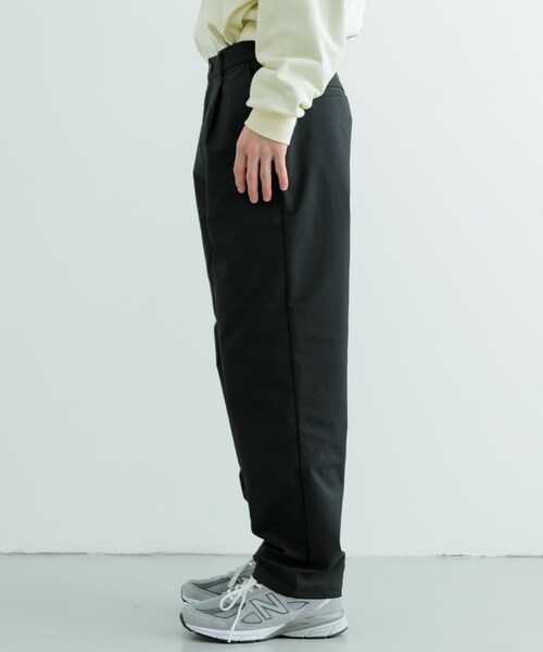 ITEMS URBANRESEARCH(アイテムズ アーバンリサーチ)の「PENNEYS FOX Youth 1-tuck パンツ(その他パンツ・メンズ・CHA/BEG/BLK・M/L)」の9枚目の写真