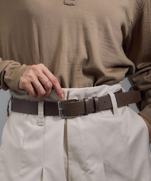 ADAM ET ROPE'（アダムエロペ）の「【W S（ドゥーブル）】レザースクエアバックルベルト 2（ベルト・レディース・ブラック/ベージュ系・F）」の2枚目の写真