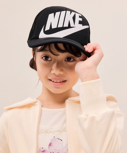 ROPE' PICNIC（ロペピクニック）の「【KIDS/キッズ】【NIKE/ナイキ】ライズ ストラクチャード トラッカーキャップ（キャップ・キッズ・ブラック・F）」の2枚目の写真