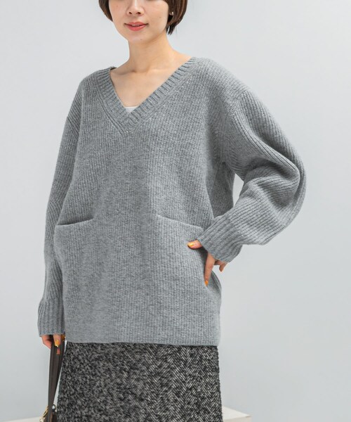 URBAN RESEARCH ROSSO（アーバンリサーチロッソ）の「アルパカ混カーブスリーブVネックプルオーバー（ニット/セーター・レディース・GRAY/PINK/NAVY・Free）」の9枚目の写真