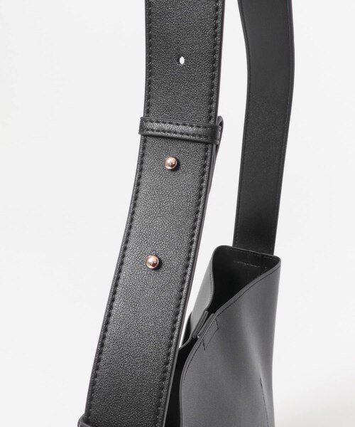 URBAN RESEARCH DOORS（アーバンリサーチドアーズ）の「リボンショルダーバッグ（ショルダーバッグ・レディース・CAMEL/BLACK・One）」の11枚目の写真