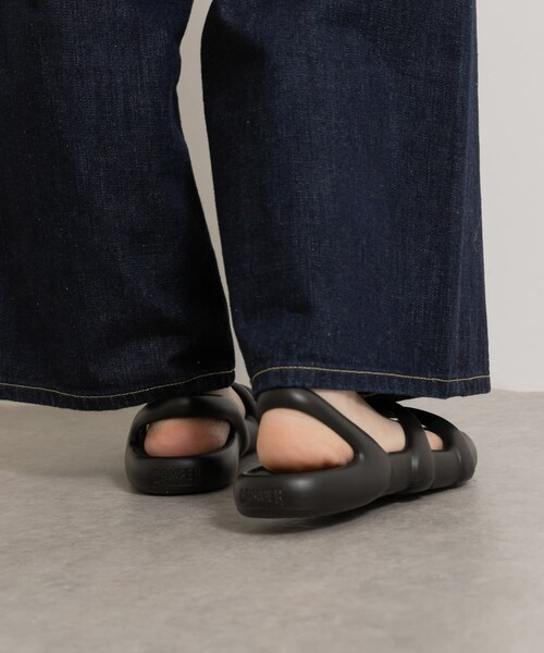 THE GOODLAND MARKET（ザグッドランドマーケット）の「CAMPER　Kobarah Flat（サンダル・レディース・001BLK/012YEL・37/38/39）」の10枚目の写真