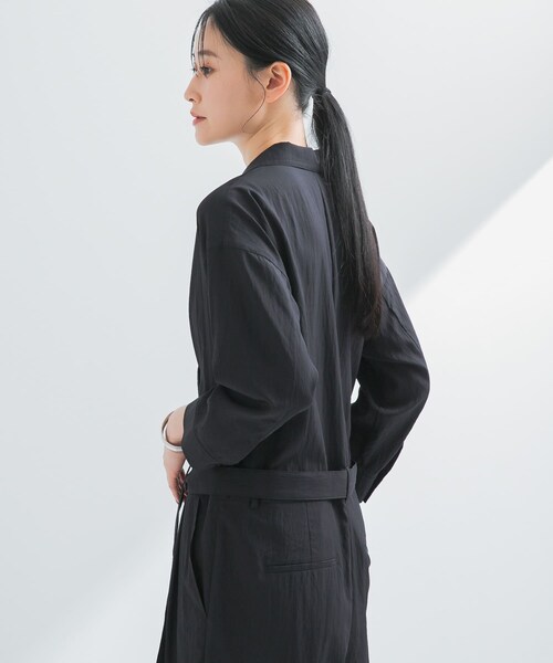 URBAN RESEARCH（アーバンリサーチ）の「『2サイズ展開』フロントタックジャンプスーツ（サロペット/オーバーオール・レディース・CHARCOAL/BLACK・38/40）」の5枚目の写真