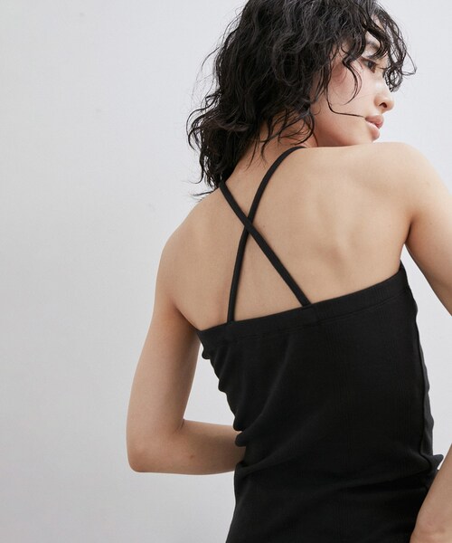 ADAM ET ROPE'（アダムエロペ）の「【Miller for ADAM ET ROPE'】Cup付 Camisole（キャミソール・レディース・ブラック/ベージュ/パープル系・F）」の2枚目の写真
