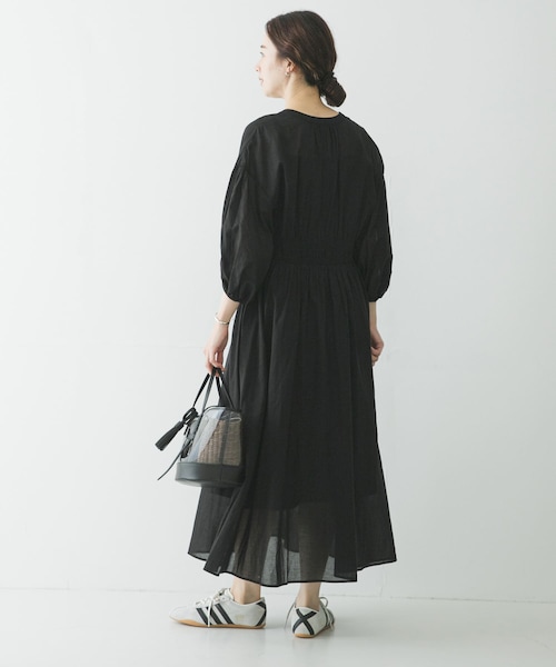 URBAN RESEARCH(アーバンリサーチ)の「コットンボイルシャーリングワンピース(ワンピース・レディース・BLACK/BROWN・Free)」の6枚目の写真