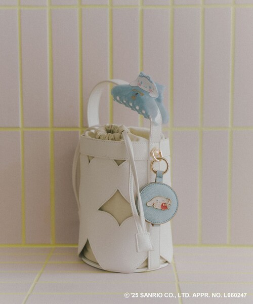 VIS（ビス）の「【シナモロール】VIS別注ミラーチャーム（キーホルダー・レディース・ベージュ系/サックス・F）」の19枚目の写真