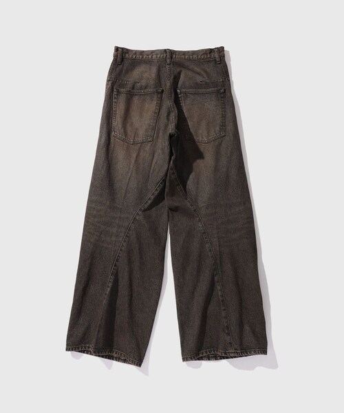 ADAM ET ROPE'（アダムエロペ）の「【NVRFRGT/ネヴァーフォーゲット】3D TWISTED WIDE LEG JEANS MUD FADED BLACK（デニムパンツ・メンズ・スミクロ・1/2/3）」の14枚目の写真