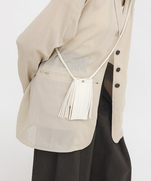 KBF（ケイビーエフ）の「フリンジマルチアクセサリー（ポーチ・レディース・BLACK/IVORY・One）」の4枚目の写真
