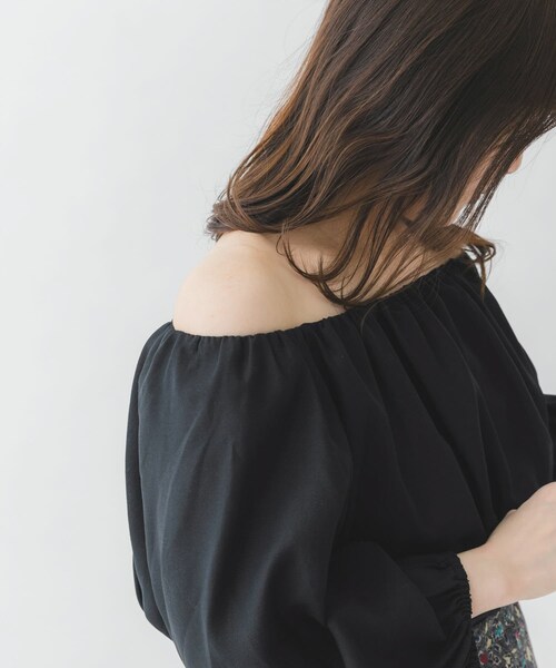 URBAN RESEARCH ROSSO（アーバンリサーチロッソ）の「2WAYオフショルブラウス（シャツ/ブラウス・レディース・white/black・FREE）」の22枚目の写真