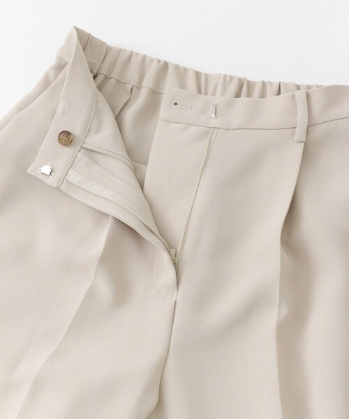 URBAN RESEARCH ROSSO（アーバンリサーチロッソ）の「CHIGNON　チャーム付テーパードパンツ（その他パンツ・レディース・LBEIGE/BLACK・36/38）」の9枚目の写真