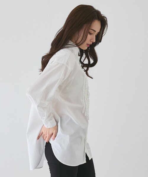 Jayro（ジャイロ）の「フリルピンタックチュニックブラウス（シャツ/ブラウス・レディース・ブラック/ホワイト系/ベージュ・M）」の9枚目の写真