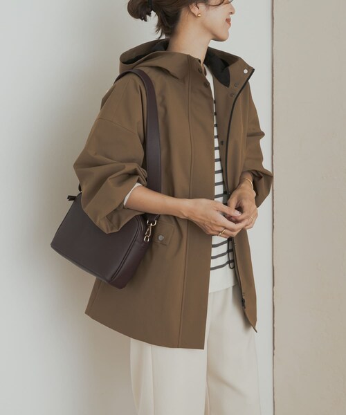 URBAN RESEARCH DOORS（アーバンリサーチドアーズ）の「防風/撥水ドロストフーディ（テーラードジャケット・レディース・D.BEIGE/BLACK・Free）」の2枚目の写真