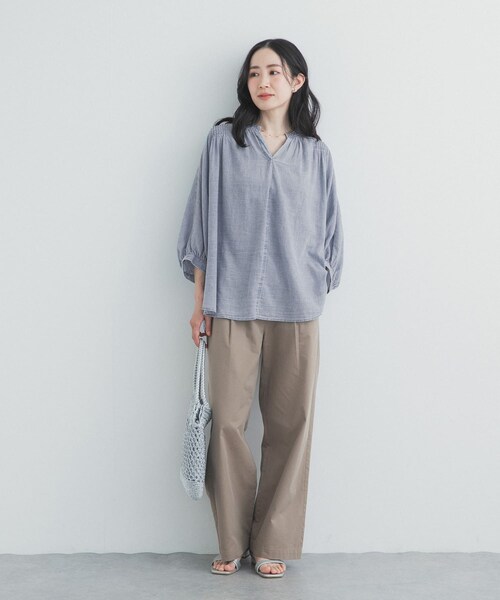 URBAN RESEARCH DOORS(アーバンリサーチドアーズ)の「シアーデニムピンタックドルマンブラウス(シャツ/ブラウス・レディース・INDIGO/L.INDIGO・Free)」の11枚目の写真