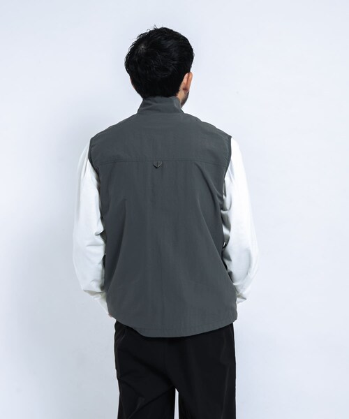 EKAL（エカル）の「『UR TECH』ナイロンタッサーベスト（テーラードジャケット・メンズ・ネイビー/グラファイト・M/L）」の10枚目の写真