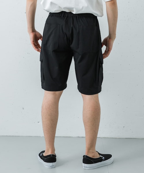 URBAN RESEARCH（アーバンリサーチ）の「Wide Dad　BREEZY TECH CARGO SHORTS（その他パンツ・メンズ・D.NAVY/BLACK/CHARCOAL・1/2）」の5枚目の写真