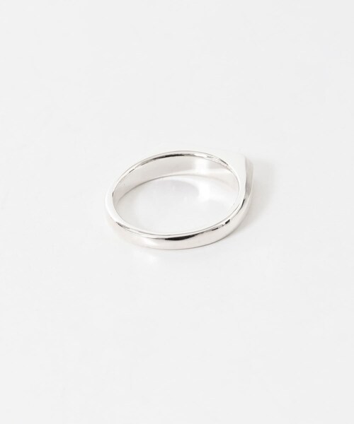 URBAN RESEARCH(アーバンリサーチ)の「XOLO SIGNET RING WITH HAIR LINE(リング・メンズ・SILVER・L)」の4枚目の写真
