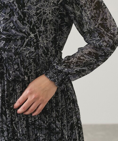 Jayro(ジャイロ)の「ペイント柄シフォンワンピース(ワンピース・レディース・ブラック系/ホワイト系・F)」の20枚目の写真