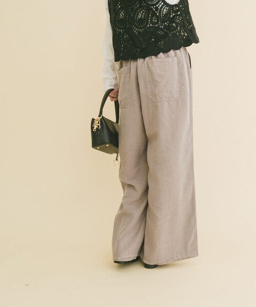 ITEMS URBANRESEARCH（アイテムズ アーバンリサーチ）の「リラクシーイージーパンツ（その他パンツ・レディース・CHA/M.GRY/BRN・Free）」の17枚目の写真