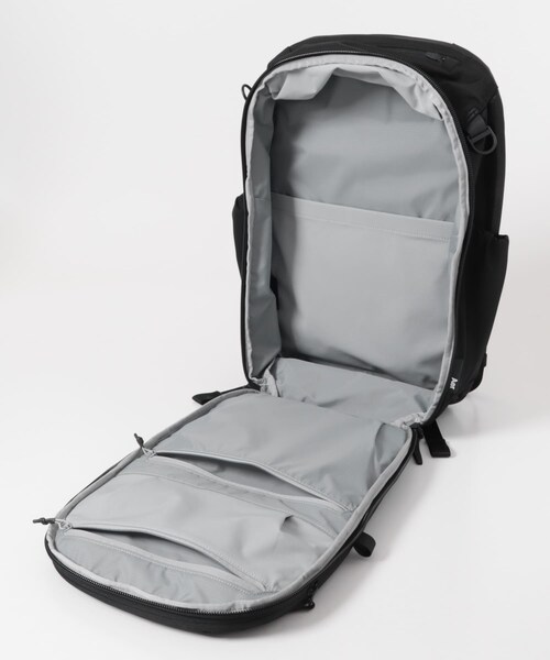 URBAN RESEARCH(アーバンリサーチ)の「AER TRAVEL PACK 4 28L(バックパック/リュック・メンズ・BLACK・Free)」の6枚目の写真