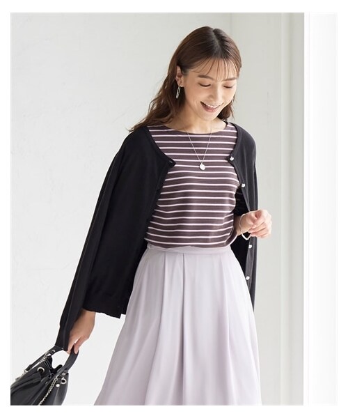 nissen（ニッセン）の「大きいサイズ ［優しい肌触りのド定番シリーズ］パール調ボタンニットカーディガン（アンサンブル可）（カーディガン/ボレロ・レディース・シーグリーン/フューシャピンク/モカ/黒/ダークグリーン/ミルキーホワイト・L/LL/3L/4L/5L/6L/8L/10L）」の2枚目の写真