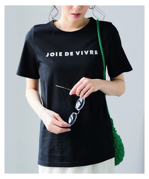 nissen（ニッセン）の「＜大きいサイズ＞汗染みしにくい色々選べるプリントTシャツ（Tシャツ/カットソー・レディース・ネイビー(フラワーロゴ)/黒(フォト)/モカベージュ(ロゴ・ナンバー)/黒(ロゴ)/杢グレー(パイナップル)/オレンジ(ネコ)/オフホワイト(ポスター)/ソフトカーキ(パンダ)/ピンク(ロゴマーク)/ネイビー(和花風)・L/LL/3L/4L/5L/6L/8L/10L）」の10枚目の写真