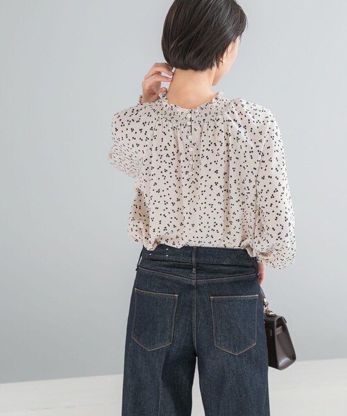 URBAN RESEARCH ROSSO（アーバンリサーチロッソ）の「『WEB/一部店舗限定』ウォッシャブルランダムドットブラウス（シャツ/ブラウス・レディース・L/BEIGE/BLACK・Free）」の22枚目の写真