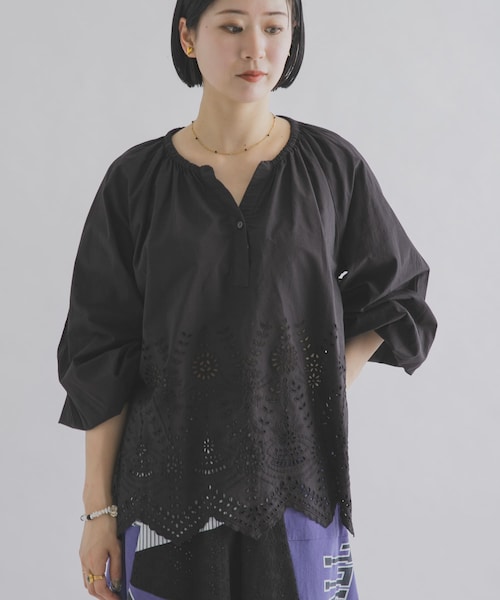 THE GOODLAND MARKET（ザグッドランドマーケット）の「FANAKA　チュニックブラウス（シャツ/ブラウス・レディース・WHITE/BLACK/BLUE・Free）」の2枚目の写真