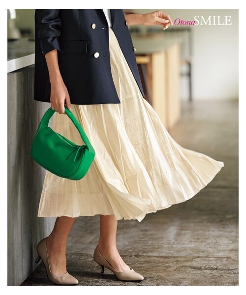nissen（ニッセン）の「シャイニープリーツスカート【OtonaSMILE】（スカート・レディース・シルバーグレー/ベージュ/オフホワイト/黒/ピンク・M/L/LL/3L/4L/5L/6L）」の4枚目の写真