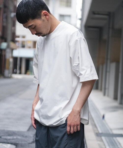 URBAN RESEARCH DOORS（アーバンリサーチドアーズ）の「『Sサイズ/WEB限定』『吸水速乾/接触冷感/イージーケア』クイックドライ ショートスリーブTシャツ（Tシャツ/カットソー・メンズ・WHITE/BLUE/NAVY/CHARCOAL/WHTxBLK/BLKxWHT/BEG×BLK・S/M/L/XL）」の12枚目の写真