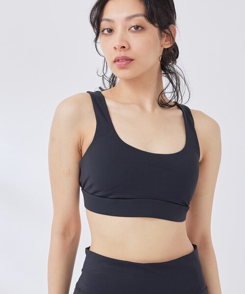 NERGY（ナージー）の「【VUORI】UV Stride Braブラトップ（ブラジャー・レディース・ブラック/ブルー系/オレンジ・S/XS）」の2枚目の写真