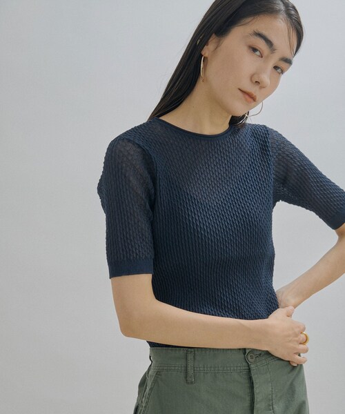 ADAM ET ROPE'（アダムエロペ）の「【公式サイト限定】【BATONER for SALON】SEE THROUGH T-SHIRTS（Tシャツ/カットソー・レディース・ベージュ/ネイビー/サックス・F）」の7枚目の写真