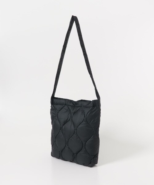 ITEMS URBANRESEARCH(アイテムズ アーバンリサーチ)の「TAION Cross Body Down Bag -M(ショルダーバッグ・メンズ・BLK/G.BEIGE/D.OLIVE/D.NAVY/PAINT CAMO・-)」の11枚目の写真