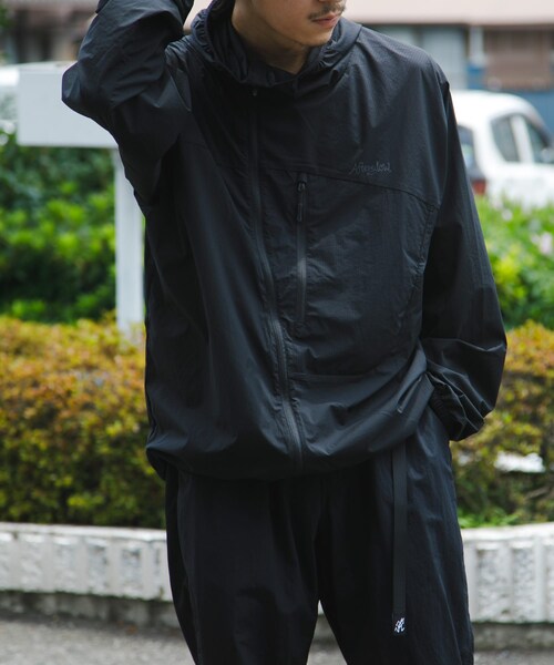URBAN RESEARCH（アーバンリサーチ）の「Afterglow　15D CORDURA EDC HOODIE（パーカー・メンズ・CHARCOAL/BLACK・L/XL）」の4枚目の写真