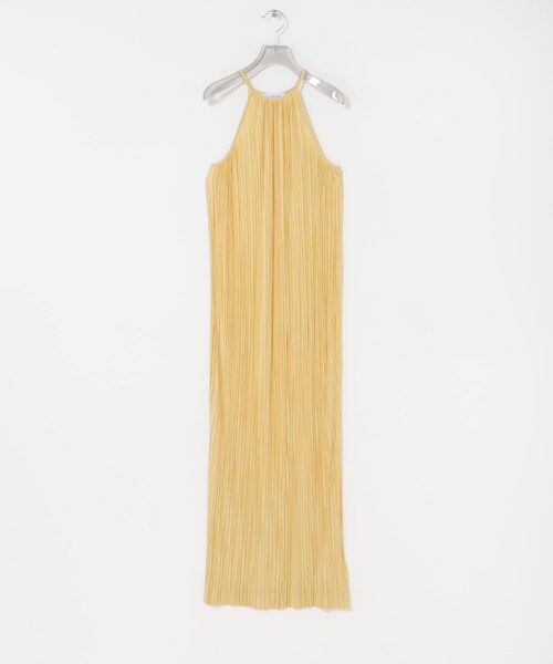 URBAN RESEARCH(アーバンリサーチ)の「ESTHE PLEATED HALTER MAXI DRESS(ワンピース・レディース・YELLOW・S)」の2枚目の写真