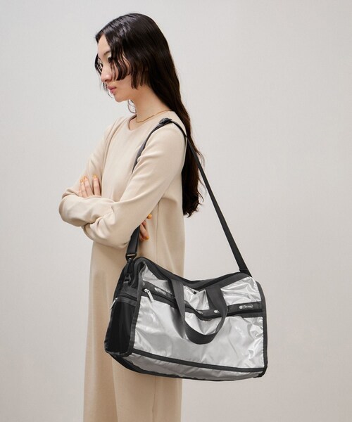 ADAM ET ROPE'(アダムエロペ)の「【LeSportsac for ADAM ET ROPE'】Exclusive Deluxe Med Weeknder(ボストンバッグ・レディース・シルバー・F)」の10枚目の写真