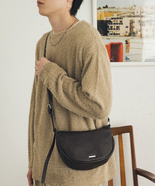 SENSE OF PLACE by URBAN RESEARCH（センスオブプレイスバイアーバンリサーチ）の「FLラウンドショルダーバッグ（ショルダーバッグ・メンズ・BLACK/BROWN・One）」の2枚目の写真