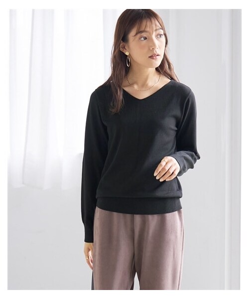 nissen（ニッセン）の「大きいサイズ 優しい肌触りの定番Vネックニットセーター（ニット/セーター・レディース・オフホワイト/セルリアンブルー/黒/モカ/パープル/杢グレー・L/LL/3L/4L/5L/6L/8L/10L）」の10枚目の写真