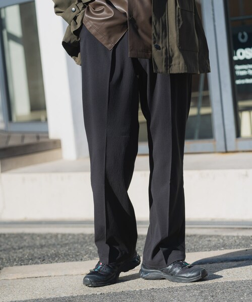 ITEMS URBANRESEARCH（アイテムズ アーバンリサーチ）の「『セットアップ対応』ヨウリュウ1-tuckテーパードパンツ（その他パンツ・メンズ・NVY/BRN/BLK・M/L）」の6枚目の写真