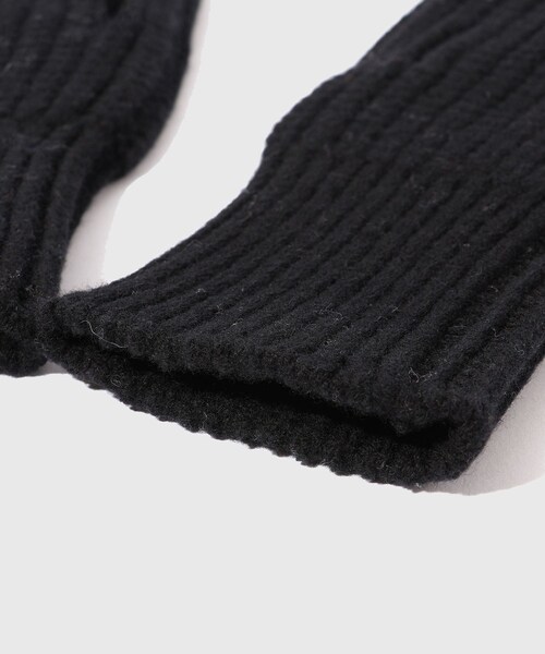 ADAM ET ROPE'(アダムエロペ)の「【Etudes Studio/エチュードストゥディオ】RIBBED MITTENS STAR(手袋・メンズ・ブラック/ベージュ・F)」の9枚目の写真