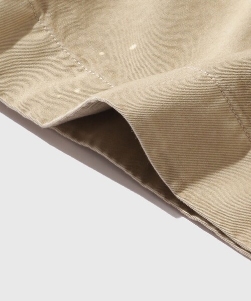 ADAM ET ROPE'（アダムエロペ）の「【AURALEE/オーラリー】GARMENT-DYED FINX LIGHT CHINO ONE-TUCK WIDE PANTS（チノパンツ・メンズ・ブラック/ベージュ・3/4/5）」の17枚目の写真